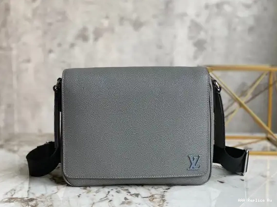 AAA Pruses Bags DISTRICT PM LOUIS VUITTON 0628